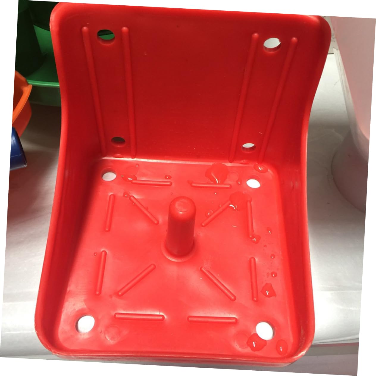 SUPVOX Lick Brick Box Horse Mounting Block Salt Fodder Feeder Mineral Salt Block Holder Cattle Feeder Sheep Deer Lick Tray Thicken Feeding Box Pe