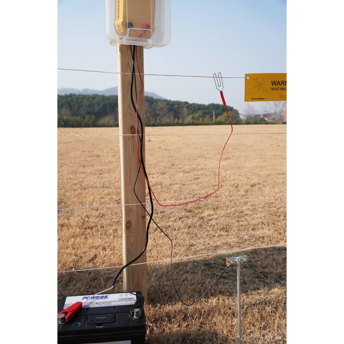 FenceMate Battery Powered Electric Fence Charger Output 0.5J up to 10 Miles to Contain Poultry, Livestock, Fencer to Protect Homestead, Garden, Pond, Orchard,Peak 10 kV, Low Impedance Fence Energizer