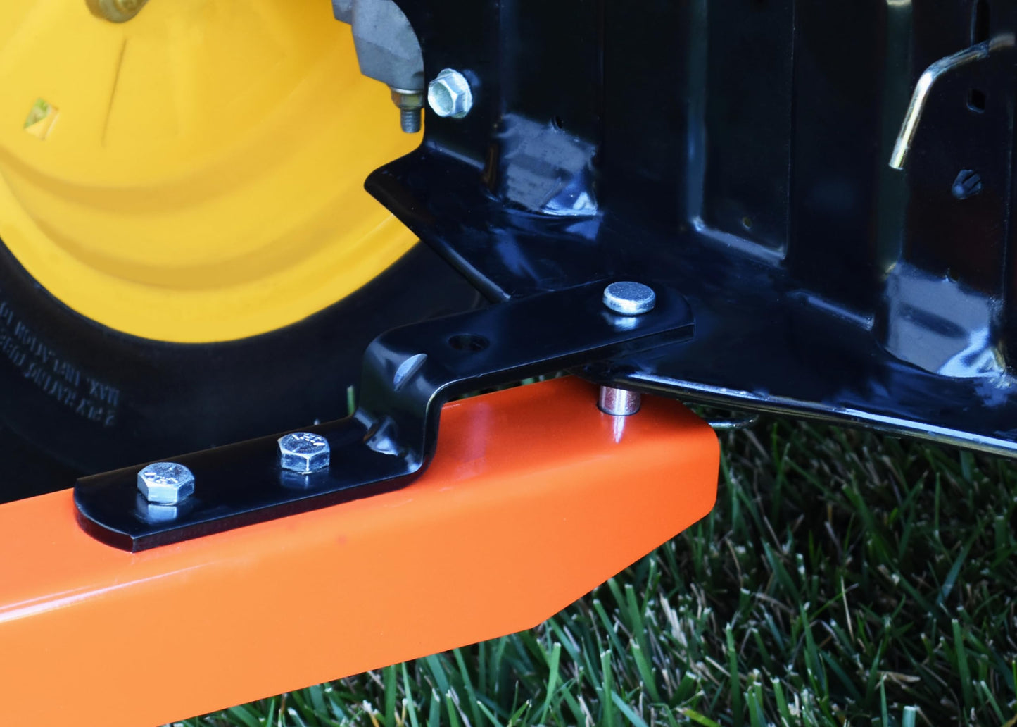 Agri-Fab 45-0573 700 lbs Tow Behind Poly Dump/Swivel Cart; Lawn & Garden Cart/Trailer for Lawn Mowers, 16" Pneumatics Tires, Easy to Use Foot Dumping Mechanism
