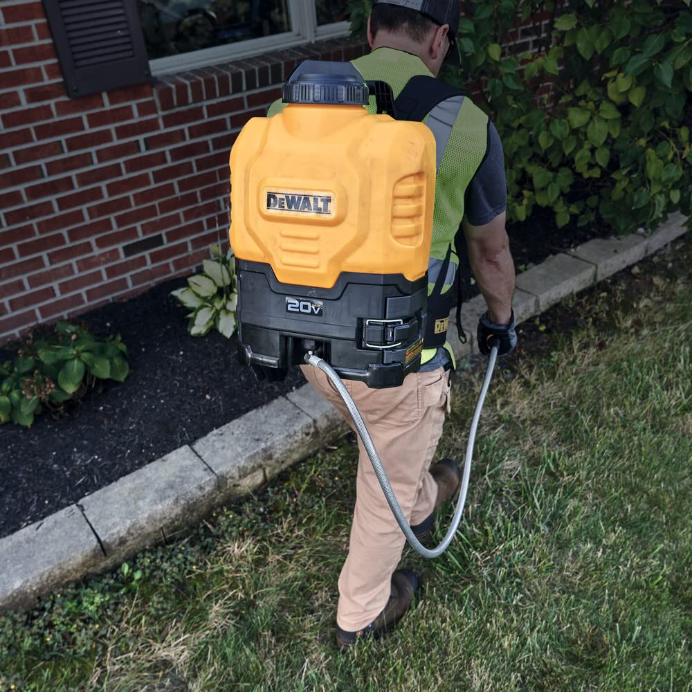 Dewalt 190681 20V MAX 4 gal. Lithium-ion Cordless Backpack Sprayer Kit (2 Ah)