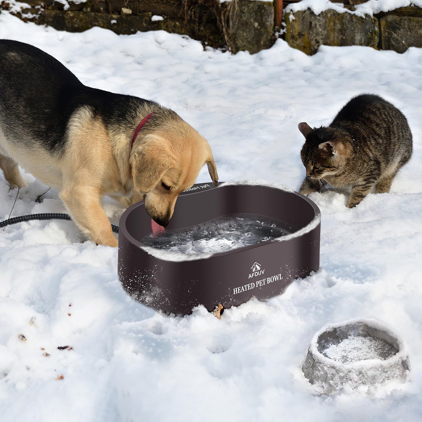 Heated Water Bowl for Outdoor Dogs Cats, 3.7L Thermostatic Heated Pet Bowl for Outside Dog Cat Chickens Duck Birds Waterer in Winter, Automatic Heated Dog Bowl Outdoor with Anti Chew Cord
