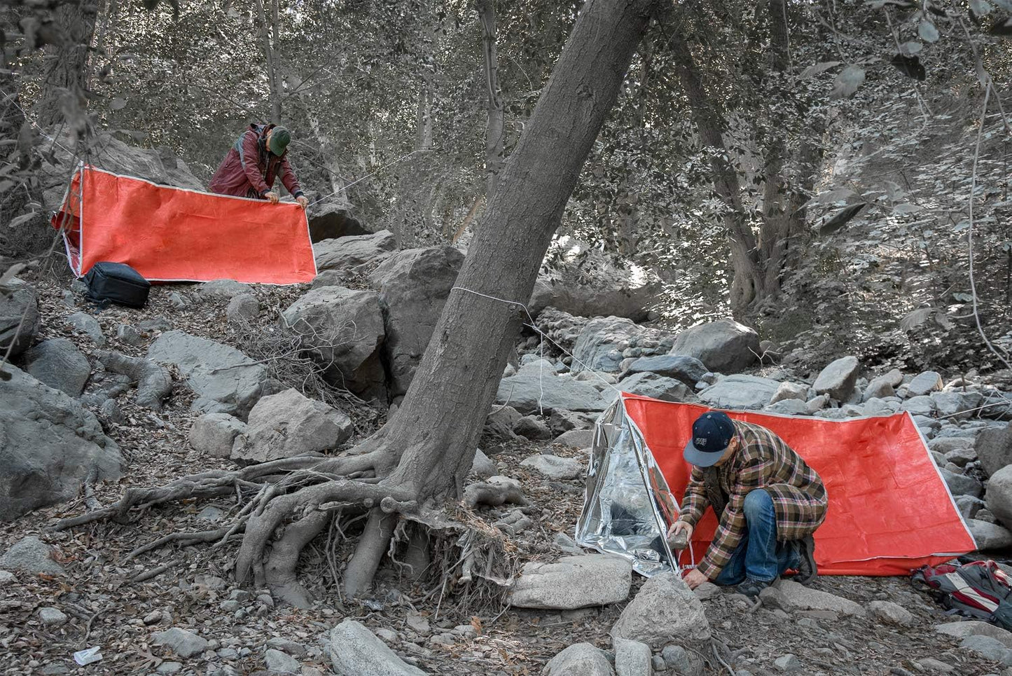SE Emergency Outdoor Tube Tent with Steel Tent Pegs - ET3683