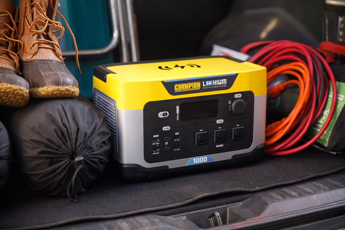 Champion Power Equipment 201260 998-Wh Power Station 2000/1000-Watt Portable Lithium-Ion Battery Solar Generator
