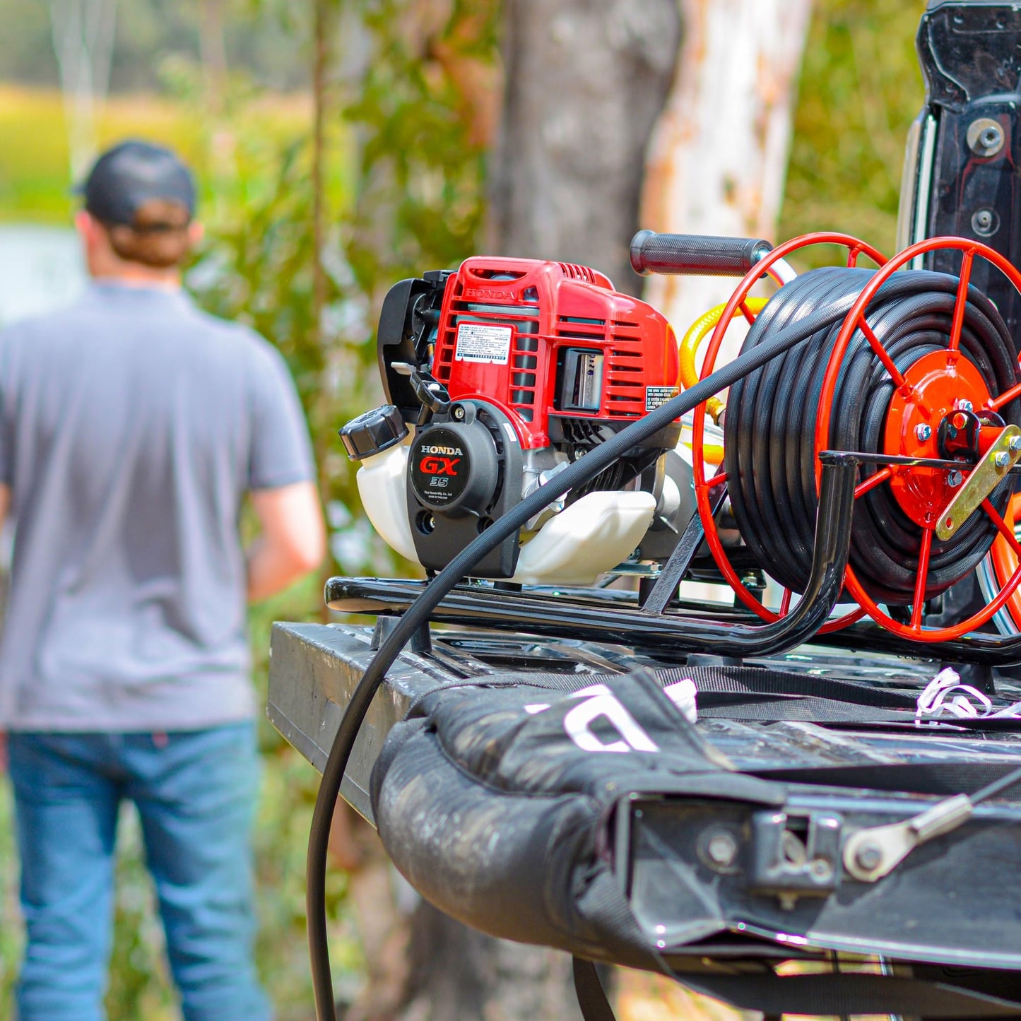 1.3HP Skid Sprayer Barrel Mount Only with Honda GX35 100ft Hose and 500 PSI Pump for Pest Control (Skid Sprayer + Conical Gun)