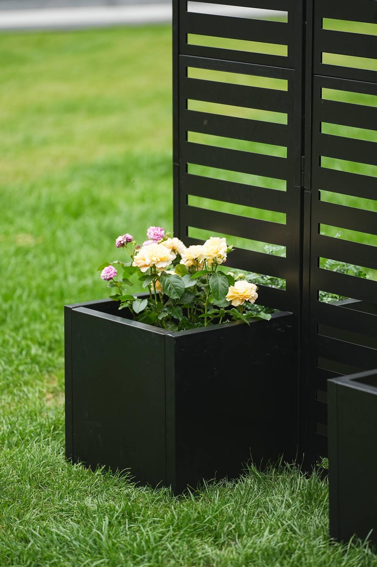 Privacy Screen with Planter Box Metal Garden Fence Panel,3-Panel Freestanding Outdoor Room Divider with 4 Self-Draining Raised Garden Beds for Patio, Deck, Yard