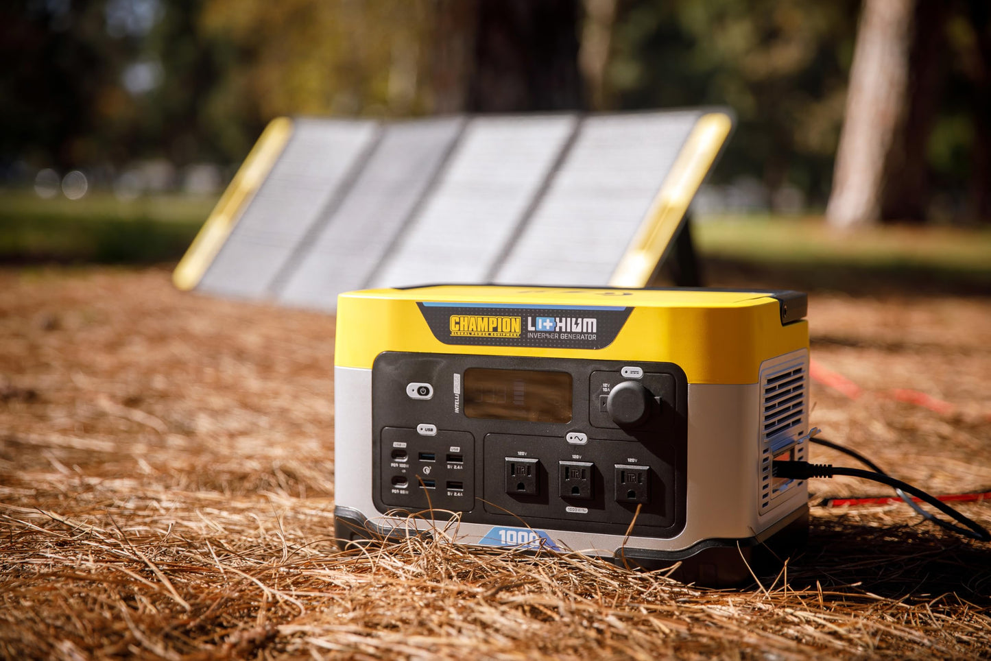 Champion Power Equipment 201260 998-Wh Power Station 2000/1000-Watt Portable Lithium-Ion Battery Solar Generator