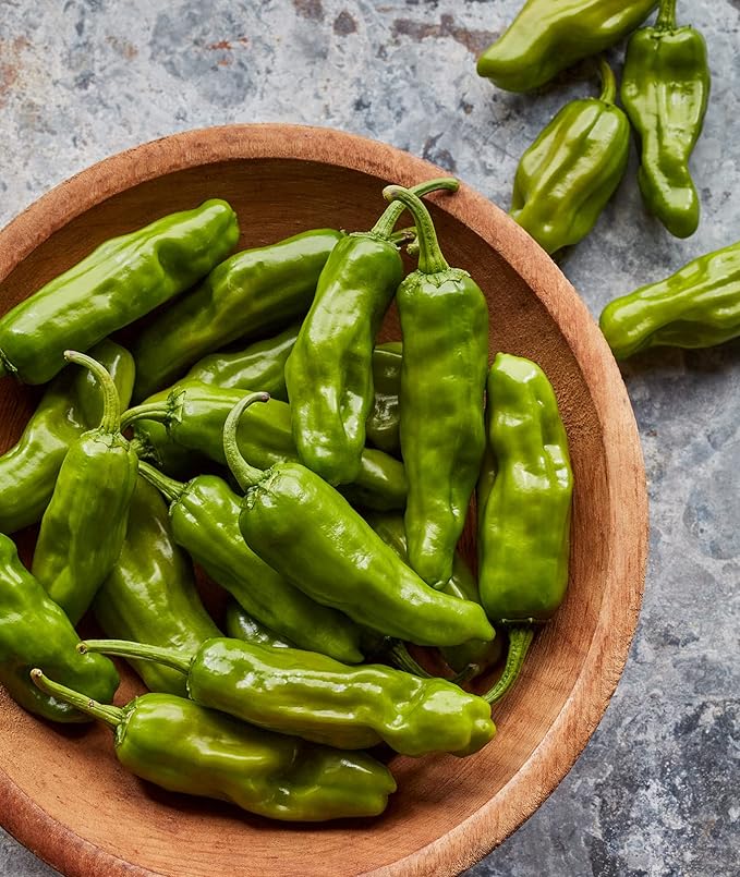Burpee Organic Pepperoncini Greek Hot Pepper Seeds | 300 Non-GMO for Planting Home Garden| Mildly Hot Light Yellow Peppers