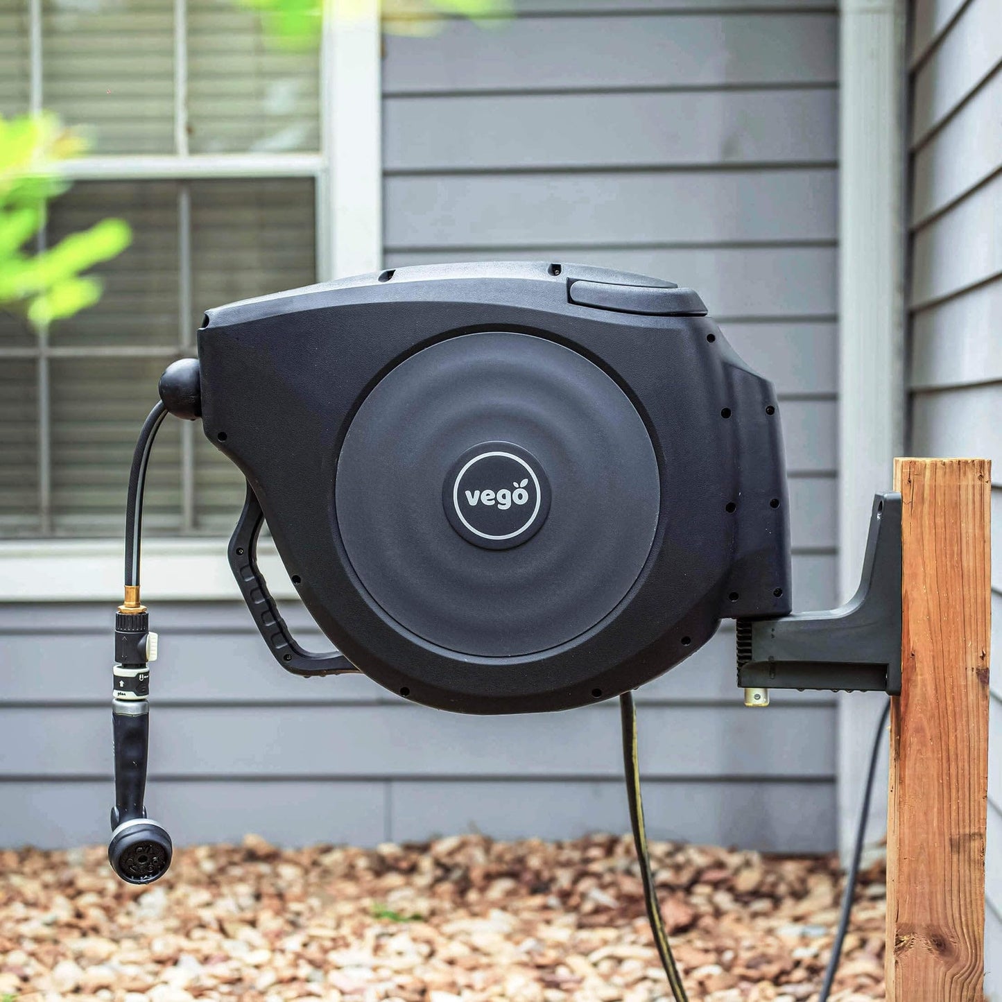 17" 9 in 1 Garden Bed & 130ft Retractable Hose Reel Kit