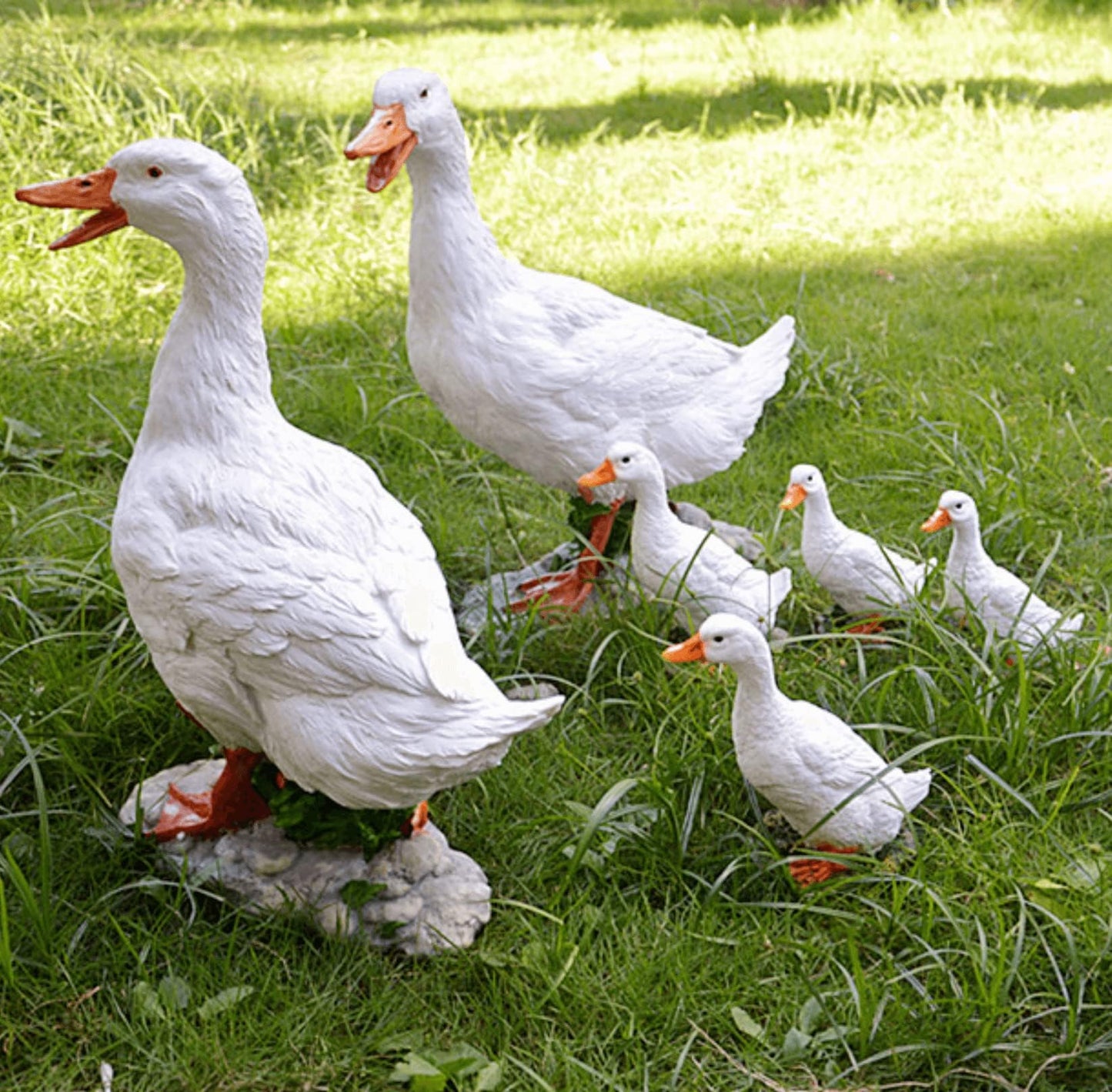 Noegrus Realistic Duck Statues, Funny Duck Fence Decoration, Resin Duck Decor, Outdoor Animal Statue, Duck Sculpture, Perfect for Home Garden Stairs, Farm, Patio, Backyard (7 in)