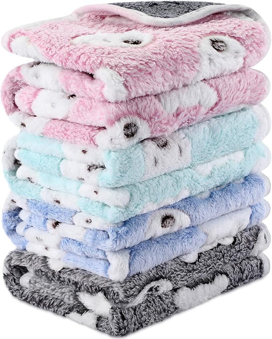 Reginary 4 Pcs Waterproof Guinea Pig Blankets Washable Small Animal Fleece Bedding Absorbent Guinea Pig Cage Liners Reusable Pet Pee Pad Sleep Mat for Hamster Ferret(Bear Pattern,24 x 16 Inch)